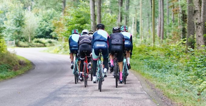 A Beginner’s Guide to Road Cycling Etiquette