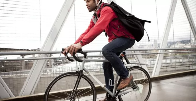 A Comprehensive Guide to Choosing the Right Commuter Bike Gear