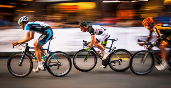 Mastering the Sprint for a Powerful Cycling Finish